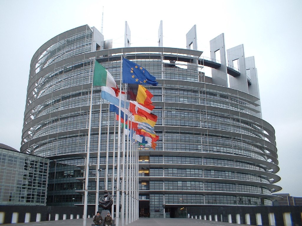 Il Parlamento Ue dichiara l'emergenza climatica